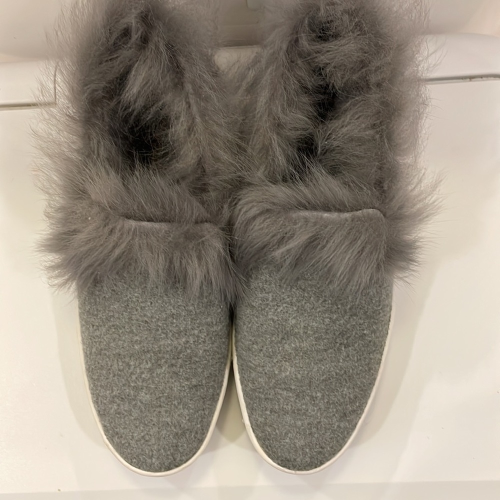 Donna Karan gray faux fur sneakers size 9 - Picture 4 of 8